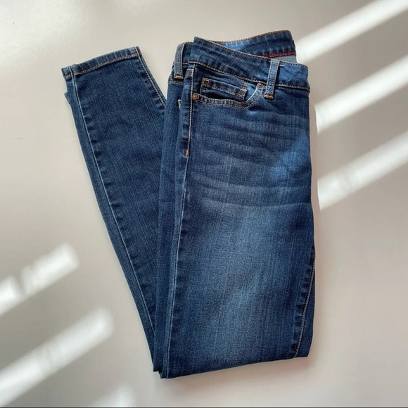 Tommy Hilfiger Skinny Blue Jeans Medium Wash Casual Denim Size 2 Short - Picture 2 of 9